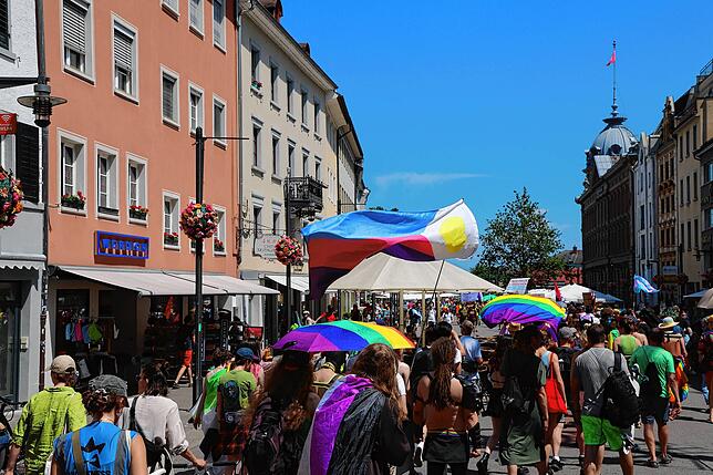 Bild 17: Ein bunter Protestzug zieht durch Konstanz und Kreuzlingen