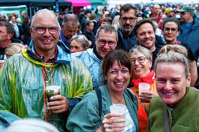 Bild 2: Tausende bejubeln die Fantastischen Vier