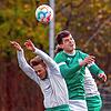 Die DJK Villingen (Simon Förnbacher, links) setzte sich in einem torreichen Duell mit 4:3 gegen den FC Bräunlingen (Fabian Wehinger) durch.