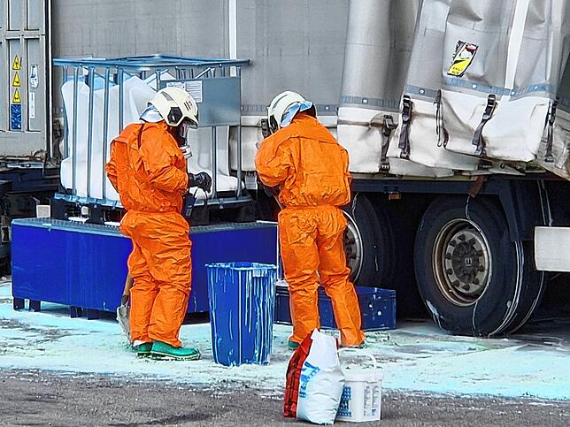 Bild 5: Gefahrgutunfall in Dogern: Feuerwehr-Großeinsatz im Industriegebiet – alle Bilder vom Einsatz