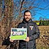 Der einzige Titel in einer langen Fußballer-Laufbahn: Stephan Walser vom FC Überlingen zeigt ein Foto mit seiner A-Jugend-Mannschaft, ...