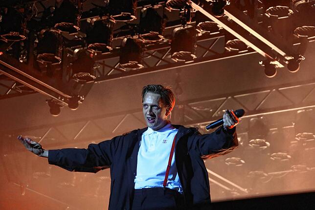 Bild 1: Southside 2023: Am späten Abend liefert Kraftklub einen mitreißenden Auftritt ab