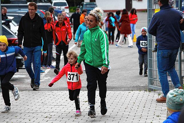 Bild 4: Bilder und Eindrücke vom 15. Sport Weiß-Lauf in Königsfeld: Ein unvergessliches Event