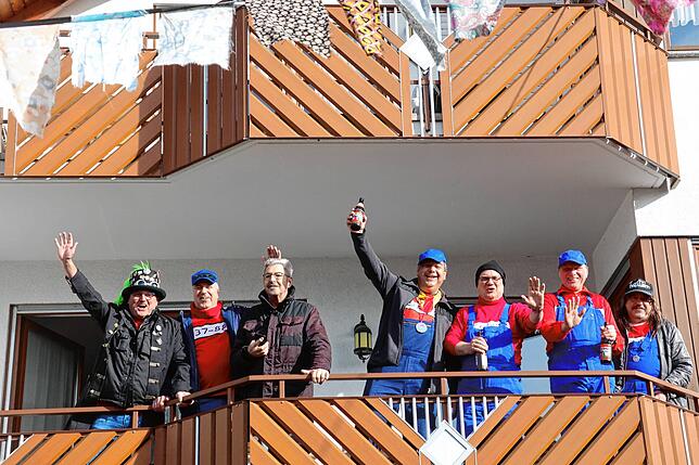 Bild 5: So bunt war der große Umzug beim Seenarrentreffen in Allensbach 2024 &ndash; Teil 1