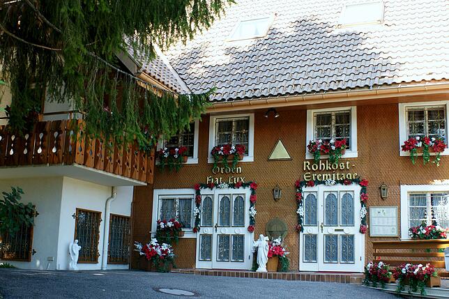 Braunes Haus nennen die Anhänger von Fiat Lux ihr Zentrum in Ibach im Schwarzwald.