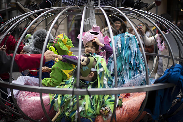 Basel in Kinderhand: Verkleidete Kinder nehmen an einem Kinderumzug am zweiten Tag der Basler Fasnacht teil. Das Bild wurde 2019 ...
