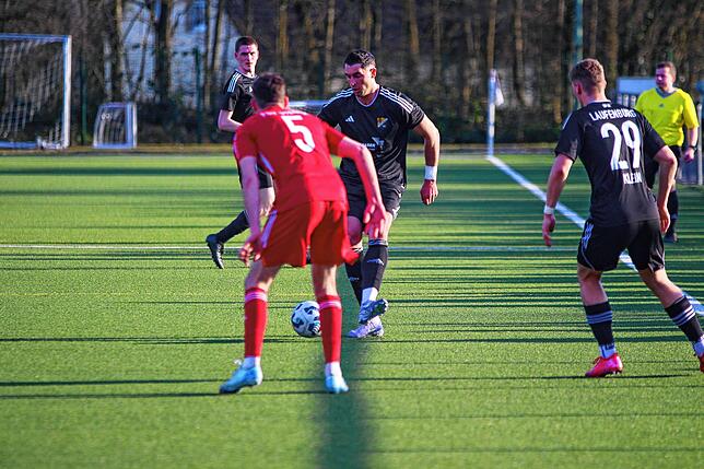 Bild 5: SV 08 Laufenburg besiegt den FSV Rot-Weiß Stegen mit 2:0 – und wir haben Fotos!