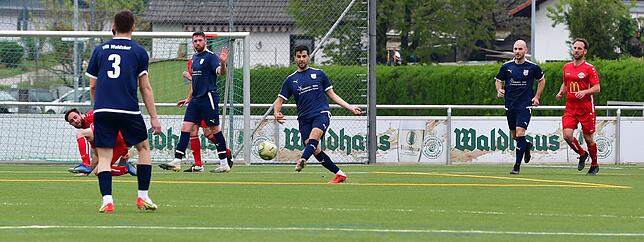 Bild 4: FC Wallbach holt die Punkte mit dem 1:0 beim VfB Waldshut &ndash; und wir haben Bilder!