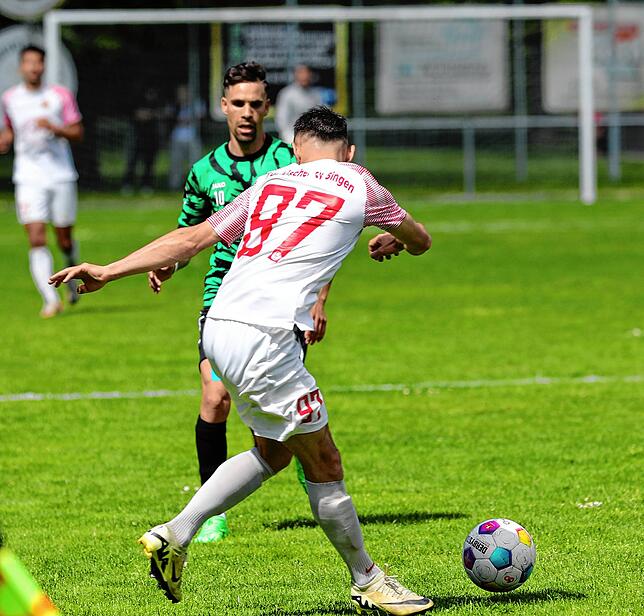 Bild 9: Vor Meisterfeier: Türk. SV Singen und VfR Stockach trennen sich 1:1. Wir haben die besten Bilder.