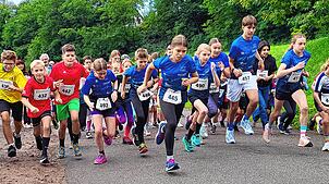 Der Schülerlauf bestach durch ein starkes Starterfeld. Zum Teil kamen die Jugendlichen aus der gesamten Region, von Offenburg über dem ...