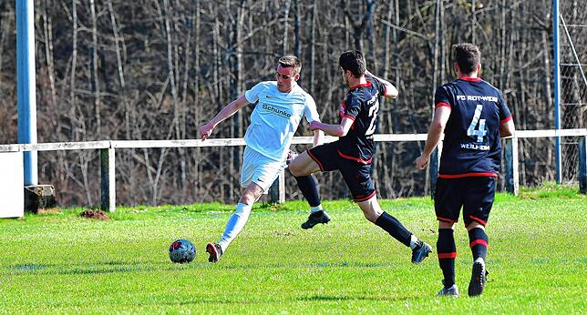 Bild 9: SG FC Wehr/Brennet gelingt wichtiges 1:0 gegen den FC RW Weilheim &ndash; und wir haben Bilder!