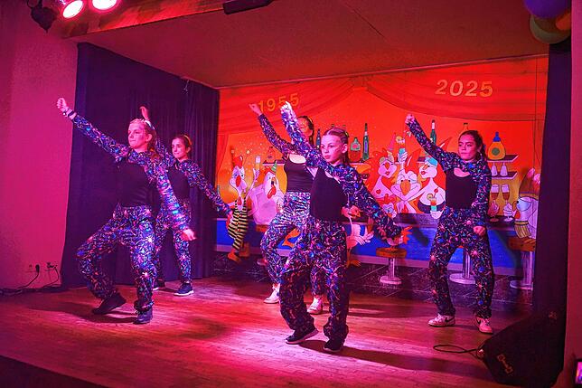 Bild 4: Bildergalerie: So bunt war der Gockelball in Zollhaus