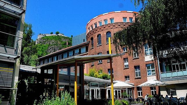 Im Singener Hegau-Klinikum liegen weit weniger Corona-Patienten auf der Intensivstation als es im vergleichbaren Zeitraum des Vorjahres ...