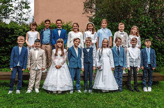 Der Erstkommuniongottesdienst für 17 Kinder sollte in Allmendshofen im Garten vor der Kirche St. Jakobus stattfinden. Aufgrund der ...
