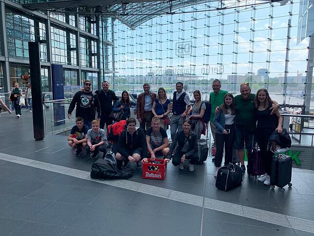 Ankunft: Mit dem Zug reiste die 17-köpfige Delegation der Wutöschinger Alemannenschule voller Erwartungen nach Berlin.