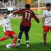 Bereit fürs Derby: Dennis Dercho (links, gegen den Lauchringer Kristijan Maric) und Raphael Strenger (rechts) freuen sich aufs Duell ...