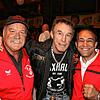 Boxstar ohne Allüren: René Weller (Mitte) mit Gerhard Grether (links) und Toni Sabery vom Boxring Klettgau. Die Klettgauer waren am ...
