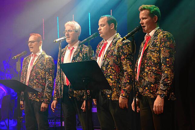 Bild 33: Buäbä & Maidli begeistern während dem 24. Showkonzert der Feuerwehrkapelle Pfohren das Publikum