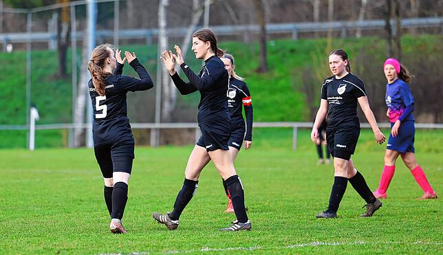 Bild 18: Unsere Bildergalerie vom Frauen-Bezirksliga-Spitzenspiel zwischen Kirchen-Hausen und Wolterdingen