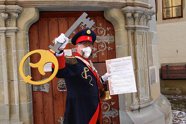 Bild 1: Und die Fasnet lebt: Der Schmotzige Donnerstag in Überlingen im Corona-Jahr