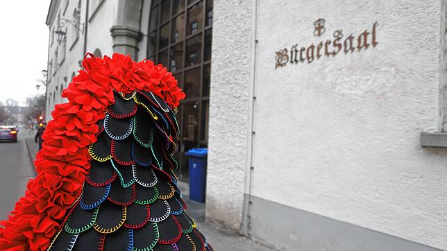 Bald sind Bundestagswahlen – mitten in der Fasnachtszeit. Wer aber in ein Wahllokal im Häs mit Maske oder Larve gehen möchte, der muss ...