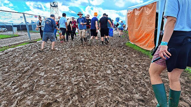 Bild 6: Dauerregen auf dem Southside 2024 - Unsere besten Matsch-Bilder!
