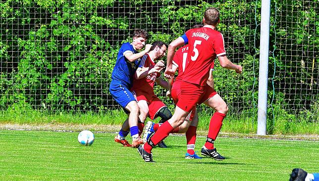 Bild 24: SV Albbruck besiegt den SV Eggingen mit 3:2 – und wir haben Fotos!
