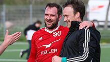 Lob vom Gegner: Pascale Moog und der SV Jestetten anerkannten die Leistung von Philipp Müller (rechts), dem entscheidenden Mann des SV ...