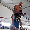 Erfolg hat Christian Fischer nicht nur im Boxsport. Der 23-jährige Blumberger Kampfsportler feiert hier seinen ersten Sieg bei einem ...