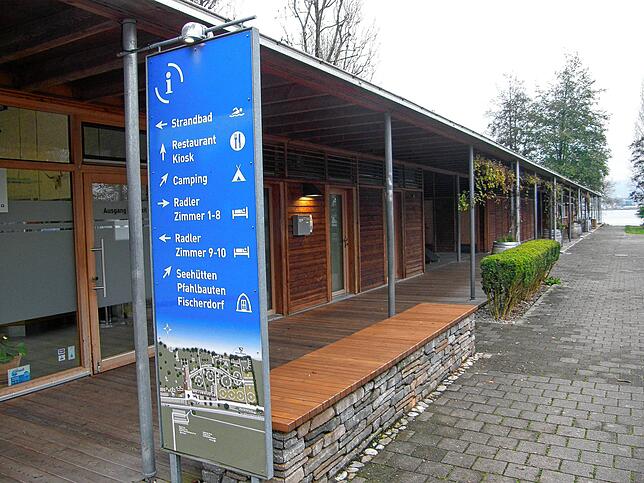 Beim Bade- und Campingplatz in Allensbach soll die Holzbeplankung weiter erneuert werden. Außerdem plant die Gemeinde, eine zusätzliche ...