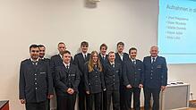 Bei der Versammlung der Wehr (hinten, von links): Christian Schlosser, Jannis Wäldin,  Tobias Isenmann, Emil Maier, Florian Weber. Vorn: ...