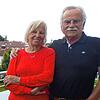 Irene und Helmut Jetter auf ihrem Balkon. Irene Jetter hätte gern etwas mehr Grün in ihrer Umgebung gehabt, Helmut Jetter ist froh, dass ...