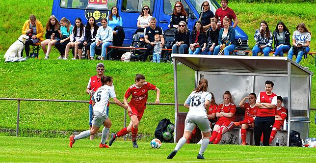 Bild 37: SV Niederhof besiegt SG Ebnet mit 4:1 im Hinspiel der Verbandsliga-Relegation &ndash; wir haben Bilder!