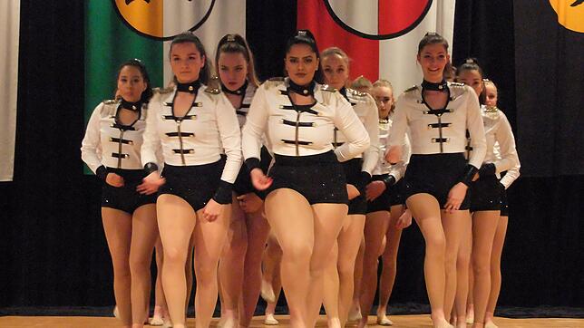 Die Böhringer Dancing Queens stellten ihre Kür für die Meisterschaften in Weingarten Ende Mai vor.
