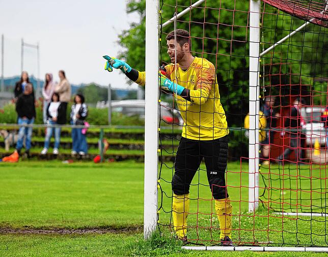 Bild 23: FC Pfaffenweiler feiert nach 2:1-Erfolg Relegationsplatz. Wir waren mit der Kamera dabei.