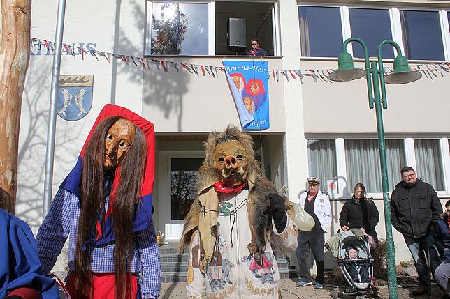 Bild 7: Bilder vom Rathaussturm und Narrenbaumstellen in Ober- und Unterbaldingen