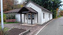 Das Waschhüsle in Küssaberg/Ettikon gehört wohl in seiner jetzigen Form bald der Vergangenheit an. Bild: Stefan Kurczynski
