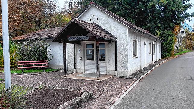 Das Waschhüsle in Küssaberg/Ettikon gehört wohl in seiner jetzigen Form bald der Vergangenheit an. Bild: Stefan Kurczynski