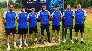 Die Neustädter Neuzugänge mit ihren Trainern (von links): Fabian Gampp (Co-Trainer), Fabian Gutmann, Arthur Balke, Björn Fischer, ...