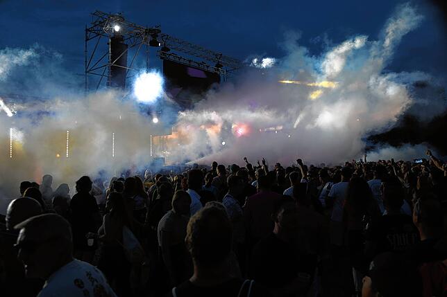 Bild 11: Auf Klein Venedig wummern die Bässe: Die besten Bilder vom Gute-Zeit-Festival