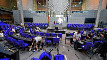 Demnächst wird wieder umgebaut: Zuletzt brauchte es immer mehr Stühle, weil der Bundestag wegen der steigenden Zahl von Überhangs- und ...