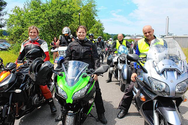 Bild 9: Musik und Motorräder begeistern die Fans