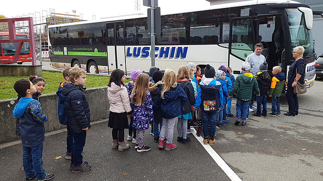 Die Busschule vermitelt den Erstklässlern der Grund- und Werkrealschule Eichberg in Blumberg Sicherheit.
