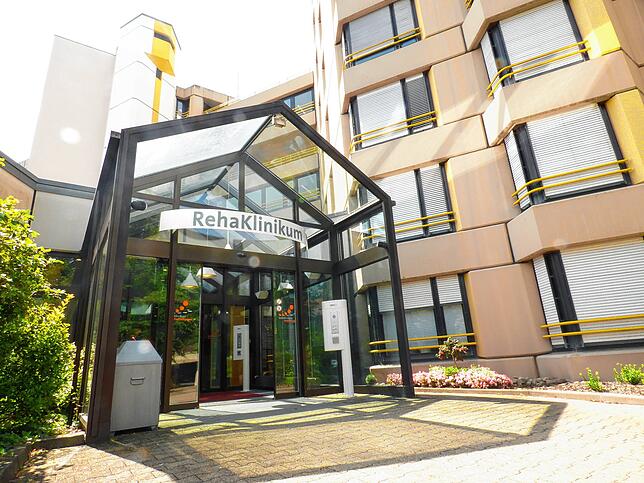 Die Klinik bietet im Normalbetrieb Platz für 160 bis 180 Patienten. Derzeit dürfen es im gebremsten Corona-Modus nur 130 Patienten sein.