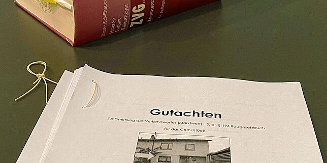 Ein Gutachten schätzt den Verkehrswert der Immobilie auf 790.000 Euro.