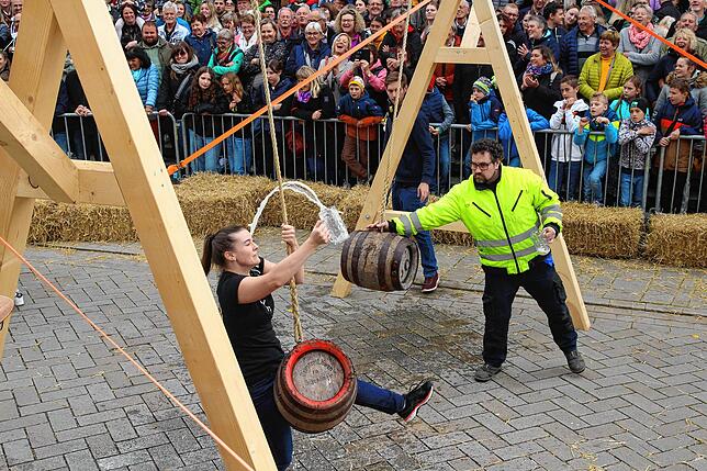 Bild 18: Hier sind die besten Bilder vom Bierfassrollen in Bräunlingen