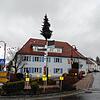 Das ehemalige Rathaus dient seit einigen Jahren dem Narrenverein Wolkenschieber als Domizil. Hier steht nun auch ein besonderer Narrenbaum.