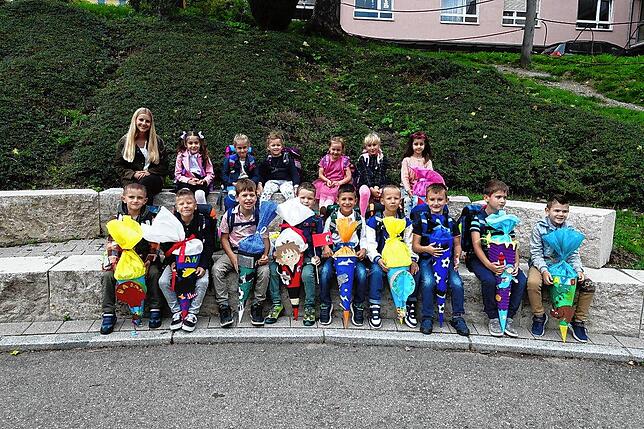 Neun Jungen und sechs Mädchen wurden im Bildungszentrum Bonndorf, Martin-Gerbert-Schule, in die Klasse 1a eingeschult. Lehrerin ist ...