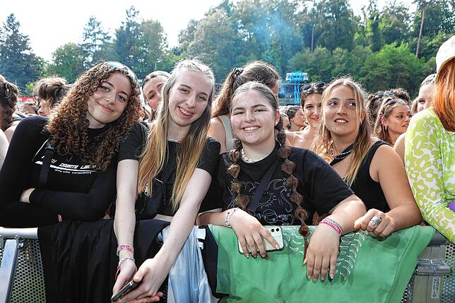 Bild 4: Im Stadion wird am zweiten Tag des Campus-Festivals nochmals aufgedreht