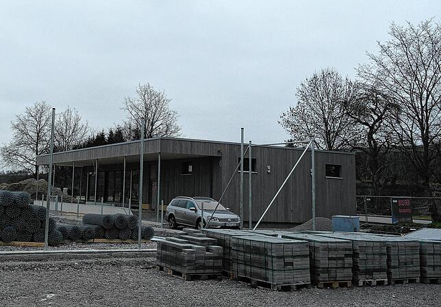Die Baustelle des Oberteuringer Tennisvereins kommt gut voran: Das neue Vereinsheim hat bereits Form angenommen.